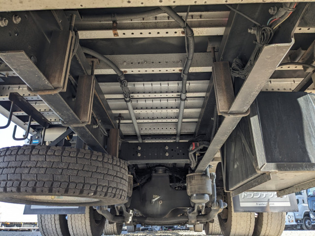 UDトラックス（日産） クオン 大型 ウィング 2PG-CG5CA(100809) 31枚目