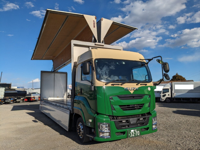 いすゞ ギガ 大型 ウィング 2PG-CYJ77C(100808) 35枚目