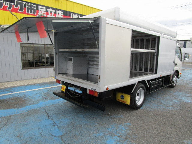日野 デュトロ 小型 バン TPG-XZU655M(100810) 2枚目