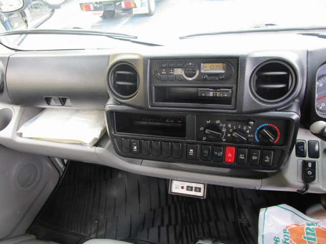 日野 デュトロ 小型 バン TPG-XZU655M(100810) 32枚目