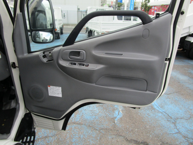 日野 デュトロ 小型 バン TPG-XZU655M(100810) 43枚目