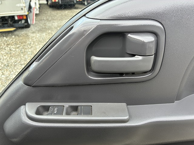 いすゞ エルフ 小型 Wキャブ TRG-NHR85A(100812) 40枚目