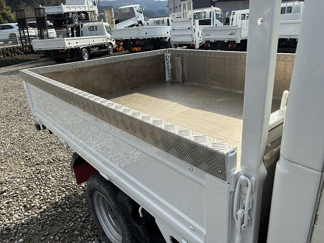 いすゞ エルフ 小型 Wキャブ TRG-NHR85A(100812) 48枚目