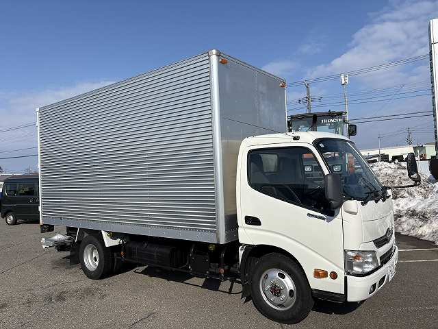 日野 デュトロ 小型 バン TKG-XZU695M(100828) 2枚目