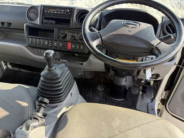 日野 デュトロ 小型 バン TKG-XZU695M(100828) 45枚目