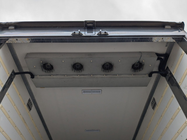 日野 プロフィア 大型 冷蔵冷凍バン 2DG-FW1AHG(100836) 10枚目