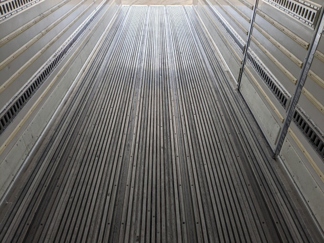 日野 プロフィア 大型 冷蔵冷凍バン 2DG-FW1AHG(100836) 16枚目