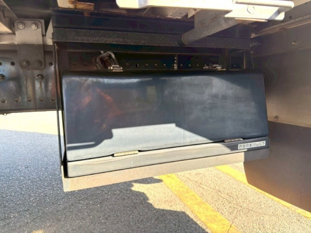 日野 プロフィア 大型 ウィング 2DG-FW1AHG(100835) 18枚目