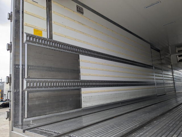 日野 プロフィア 大型 冷蔵冷凍バン 2DG-FW1AHG(100836) 18枚目