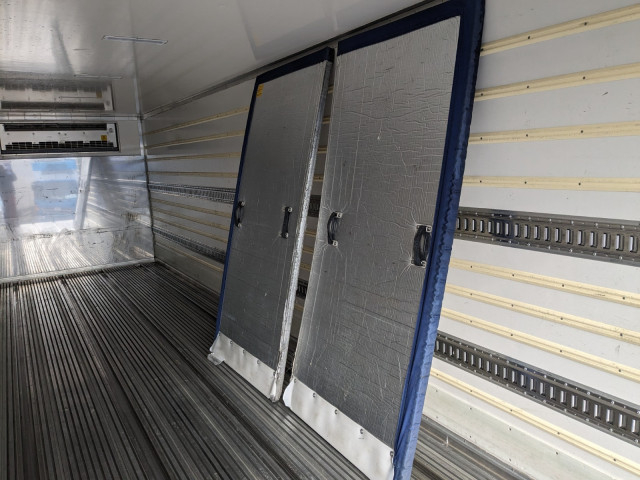 日野 プロフィア 大型 冷蔵冷凍バン 2DG-FW1AHG(100836) 19枚目