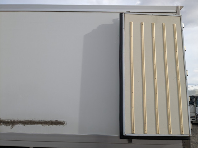 日野 プロフィア 大型 冷蔵冷凍バン 2DG-FW1AHG(100836) 20枚目