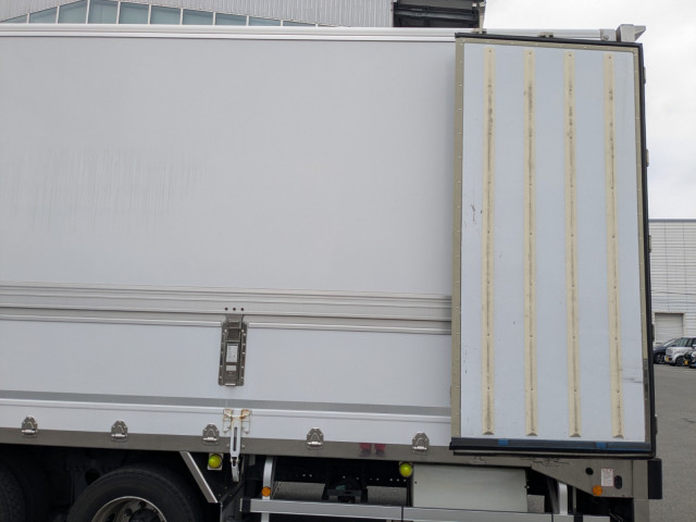 日野 プロフィア 大型 冷蔵冷凍バン 2DG-FW1AHG(100844) 10枚目