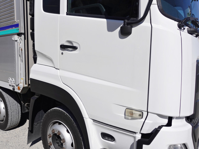 UDトラックス（日産） クオン 大型 ウィング 2PG-CG5CA(100847) 6枚目