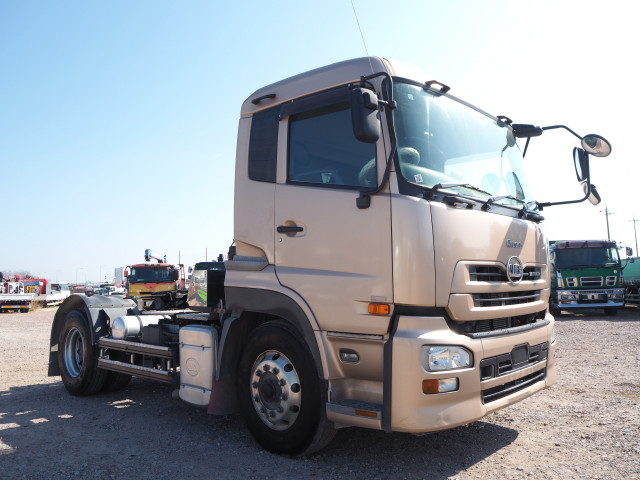 UDトラックス（日産） クオン 大型 トラクタ QPG-GK5XAD(100846) 7枚目