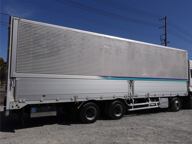 UDトラックス（日産） クオン 大型 ウィング 2PG-CG5CA(100847) 8枚目