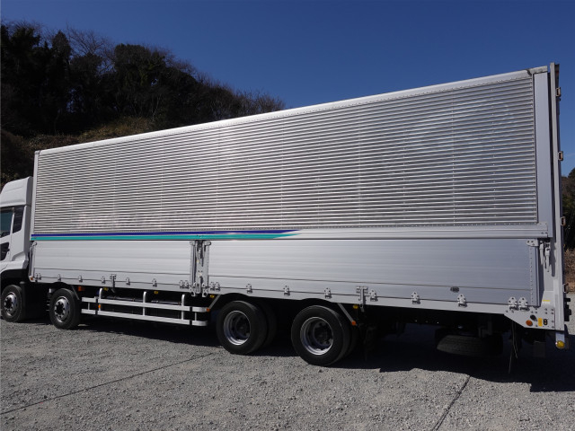 UDトラックス（日産） クオン 大型 ウィング 2PG-CG5CA(100847) 10枚目