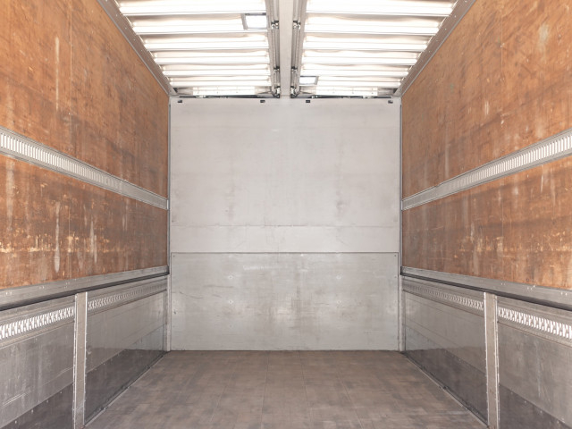 UDトラックス（日産） クオン 大型 ウィング 2PG-CG5CA(100847) 16枚目