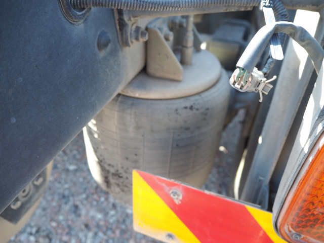 UDトラックス（日産） クオン 大型 トラクタ QPG-GK5XAD(100846) 26枚目