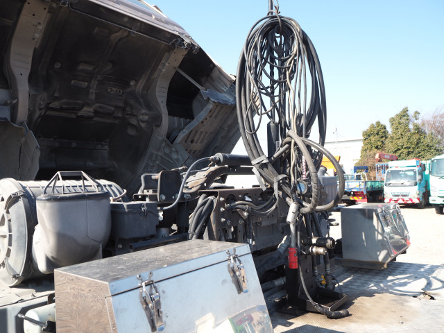 UDトラックス（日産） クオン 大型 トラクタ QPG-GK5XAD(100846) 29枚目