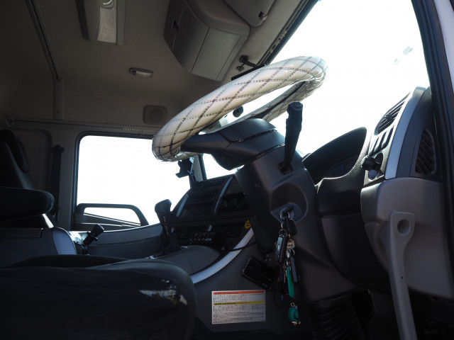 UDトラックス（日産） クオン 大型 トラクタ QPG-GK5XAD(100846) 41枚目