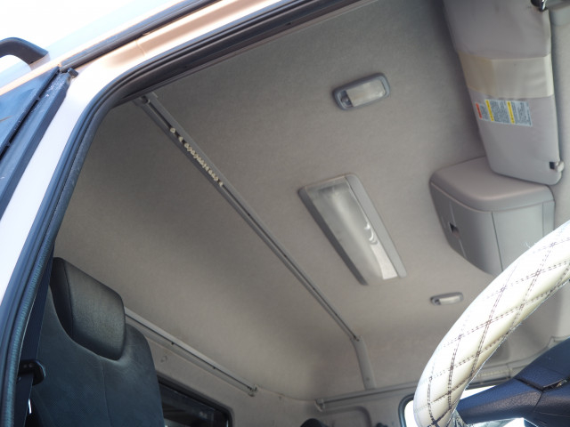 UDトラックス（日産） クオン 大型 トラクタ QPG-GK5XAD(100846) 42枚目