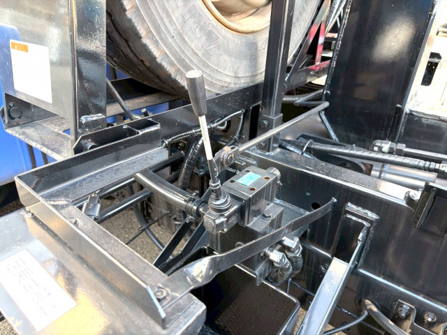 三菱ふそう ファイター 増トン コンテナ専用車 QKG-FK62FZ(100849) 16枚目