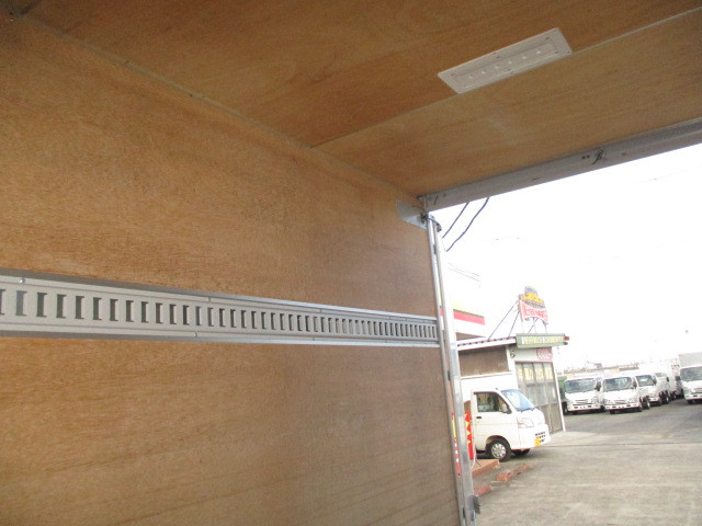 いすゞ エルフ 小型 バン TPG-NHR85AN(100853) 7枚目