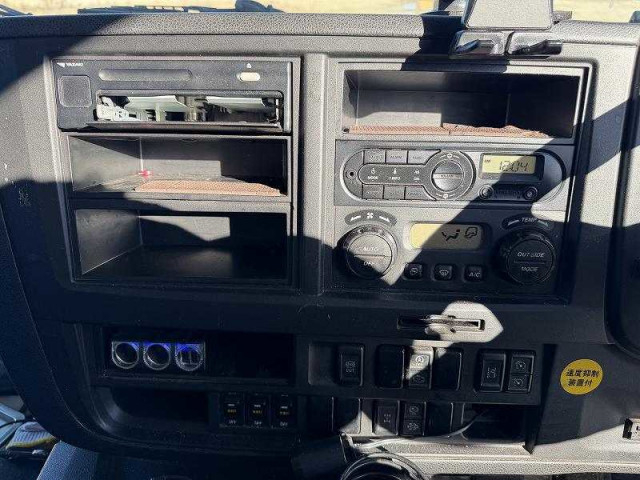 いすゞ ギガ 大型 平ボディ QKG-CYJ77B(100855) 34枚目