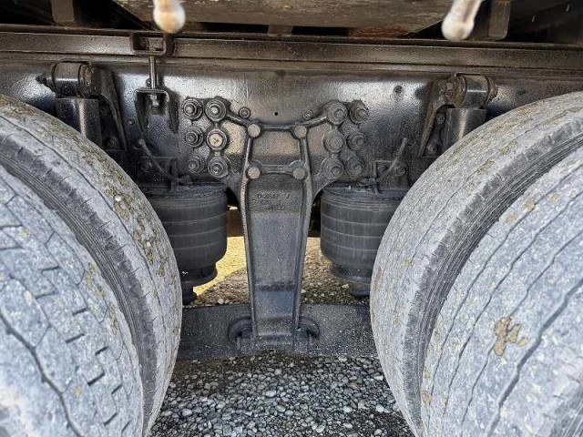 いすゞ ギガ 大型 平ボディ QKG-CYJ77B(100855) 50枚目