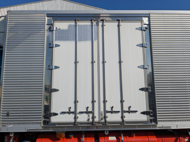 日野 プロフィア 大型 冷蔵冷凍バン QPG-FR1EXEG(100859) 16枚目