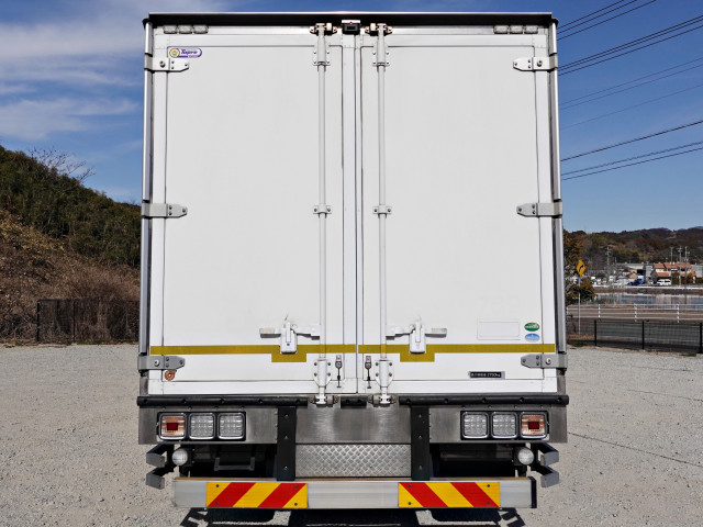 いすゞ フォワード 中型 冷蔵冷凍バン TKG-FRR90T2(100861) 11枚目