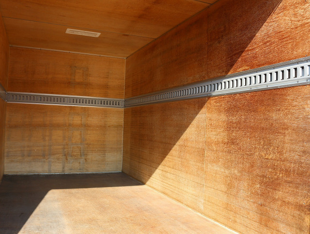 いすゞ エルフ 小型 バン TPG-NHR85AN(100875) 32枚目