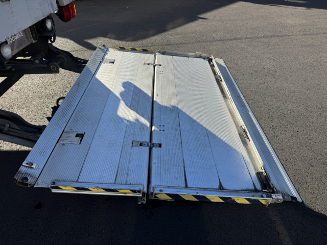 日野 レンジャー 小型 バン TKG-FD7JLAG(100881) 11枚目