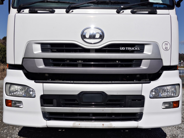 UDトラックス（日産） クオン 大型 冷蔵冷凍バン QKG-CX5YA(100882) 5枚目