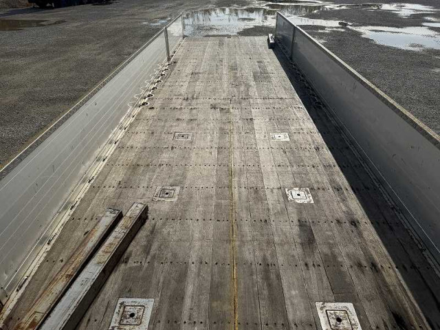 いすゞ ギガ 大型 平ボディ QKG-CYJ77A(100884) 9枚目