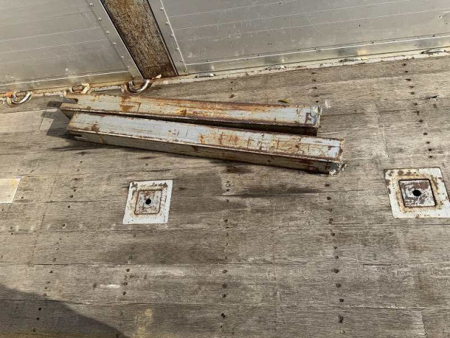 いすゞ ギガ 大型 平ボディ QKG-CYJ77A(100884) 10枚目