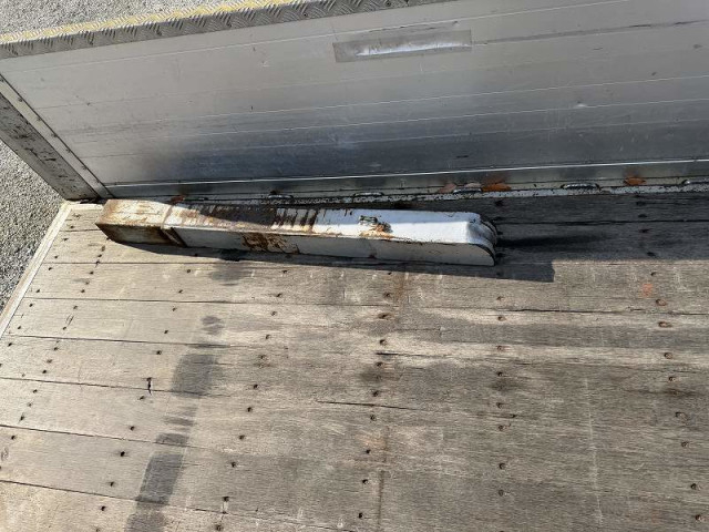 いすゞ ギガ 大型 平ボディ QKG-CYJ77A(100884) 14枚目