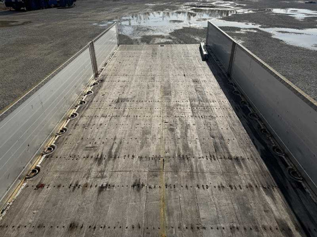 いすゞ ギガ 大型 平ボディ QKG-CYJ77A(100884) 15枚目