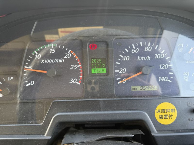 いすゞ ギガ 大型 平ボディ QKG-CYJ77A(100884) 17枚目