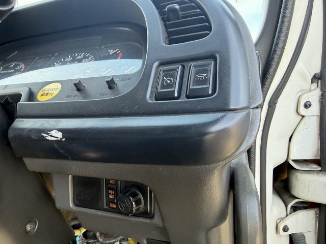 いすゞ ギガ 大型 平ボディ QKG-CYJ77A(100884) 25枚目