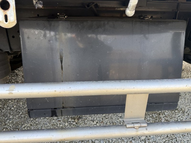 いすゞ ギガ 大型 平ボディ QKG-CYJ77A(100884) 41枚目