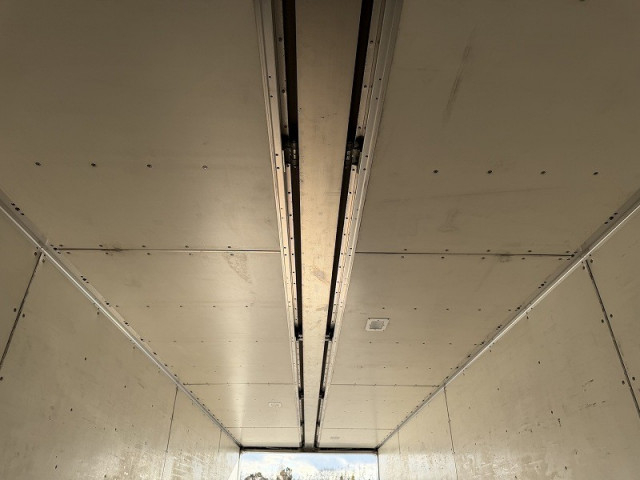 UDトラックス（日産） クオン 大型 ウィング QKG-CG5ZE(100887) 11枚目