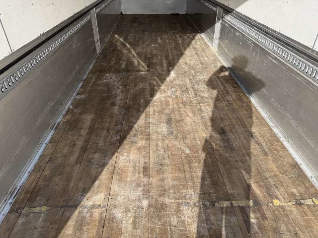 UDトラックス（日産） クオン 大型 ウィング QKG-CG5ZE(100887) 19枚目