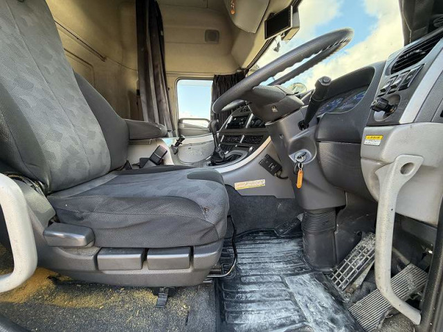 UDトラックス（日産） クオン 大型 ウィング QKG-CG5ZE(100887) 23枚目