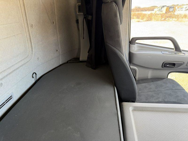 UDトラックス（日産） クオン 大型 ウィング QKG-CG5ZE(100887) 33枚目