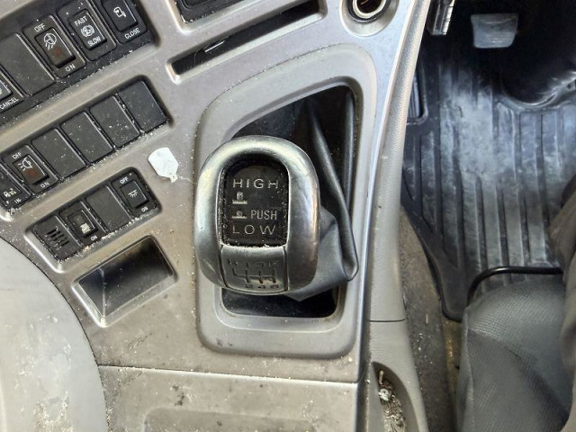 UDトラックス（日産） クオン 大型 ウィング QKG-CG5ZE(100887) 37枚目