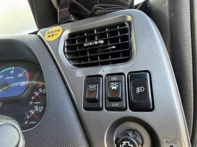 UDトラックス（日産） クオン 大型 ウィング QKG-CG5ZE(100887) 41枚目