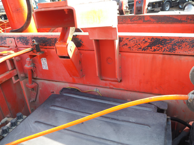 UDトラックス（日産） クオン 大型 土砂ダンプ QKG-CW5XL(100889) 16枚目