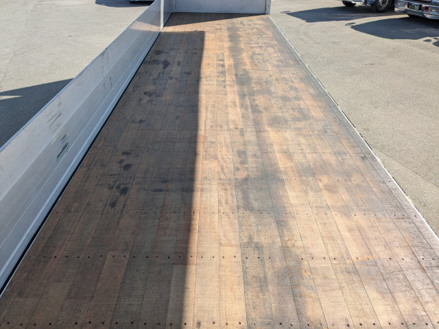 日野 プロフィア 大型 ウィング QPG-FN1AWDA(100899) 22枚目