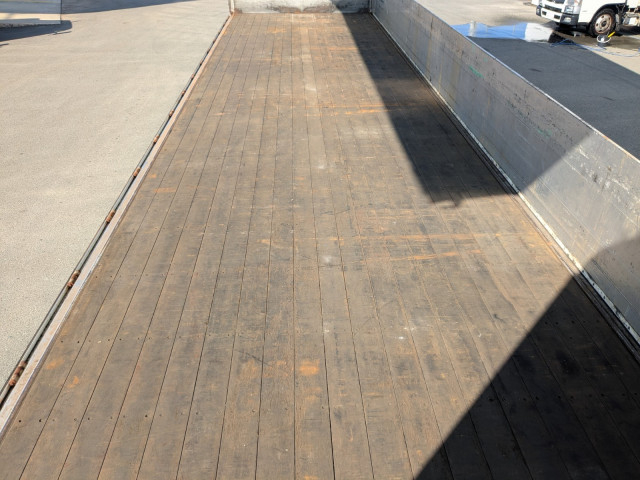 日野 プロフィア 大型 ウィング QPG-FN1AWDA(100905) 17枚目